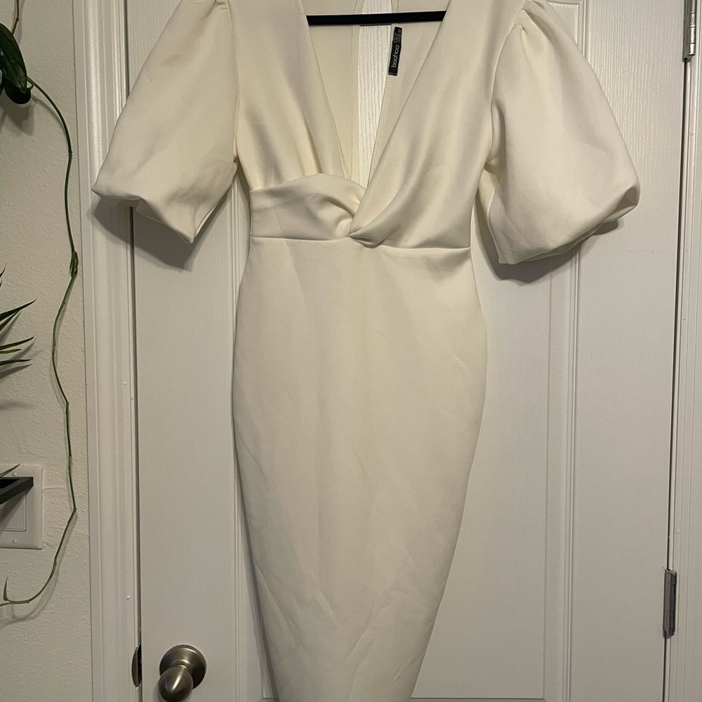 Boohoo Off-White Puff Sleeve Dress